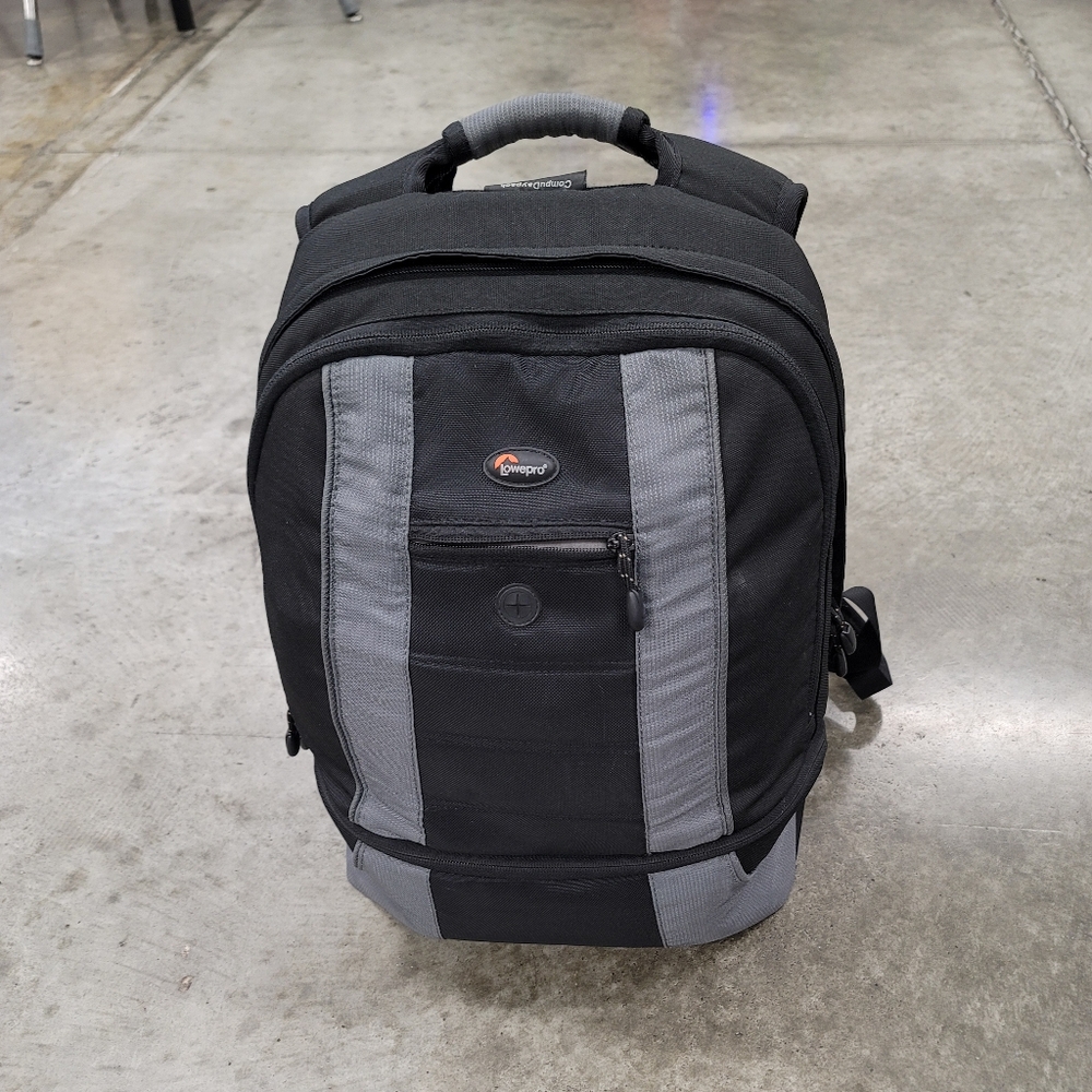 MEDUM BACKPACK WIT BULIT LUNCH COMPATMET BOTTOM